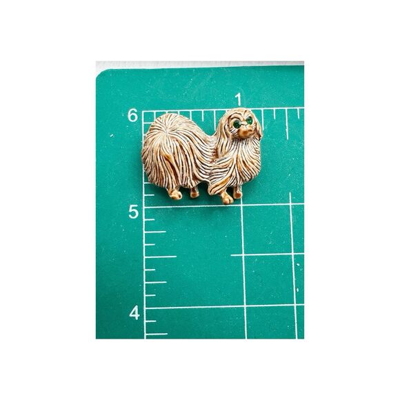 Gerry's Pekingese Dog Pin Enamel Brooch Pin Brown  Green Rhinestone Eyes Kitschy - Picture 7 of 7
